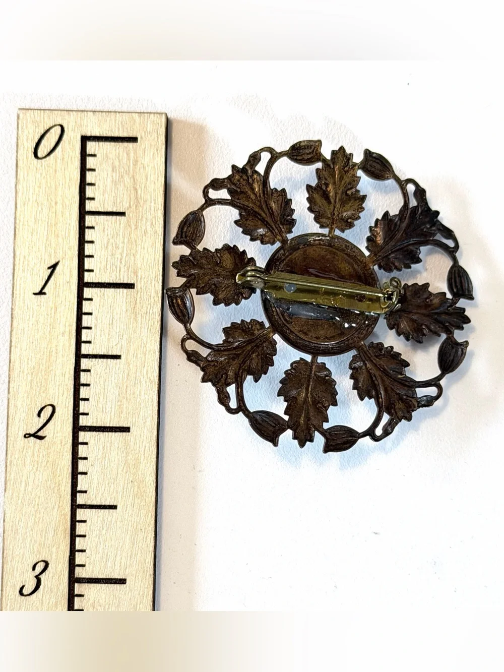 Vintage Domed Red Cabochon Openwork Oak Leaves Acorns Fall Wreath Brooch Jewelry